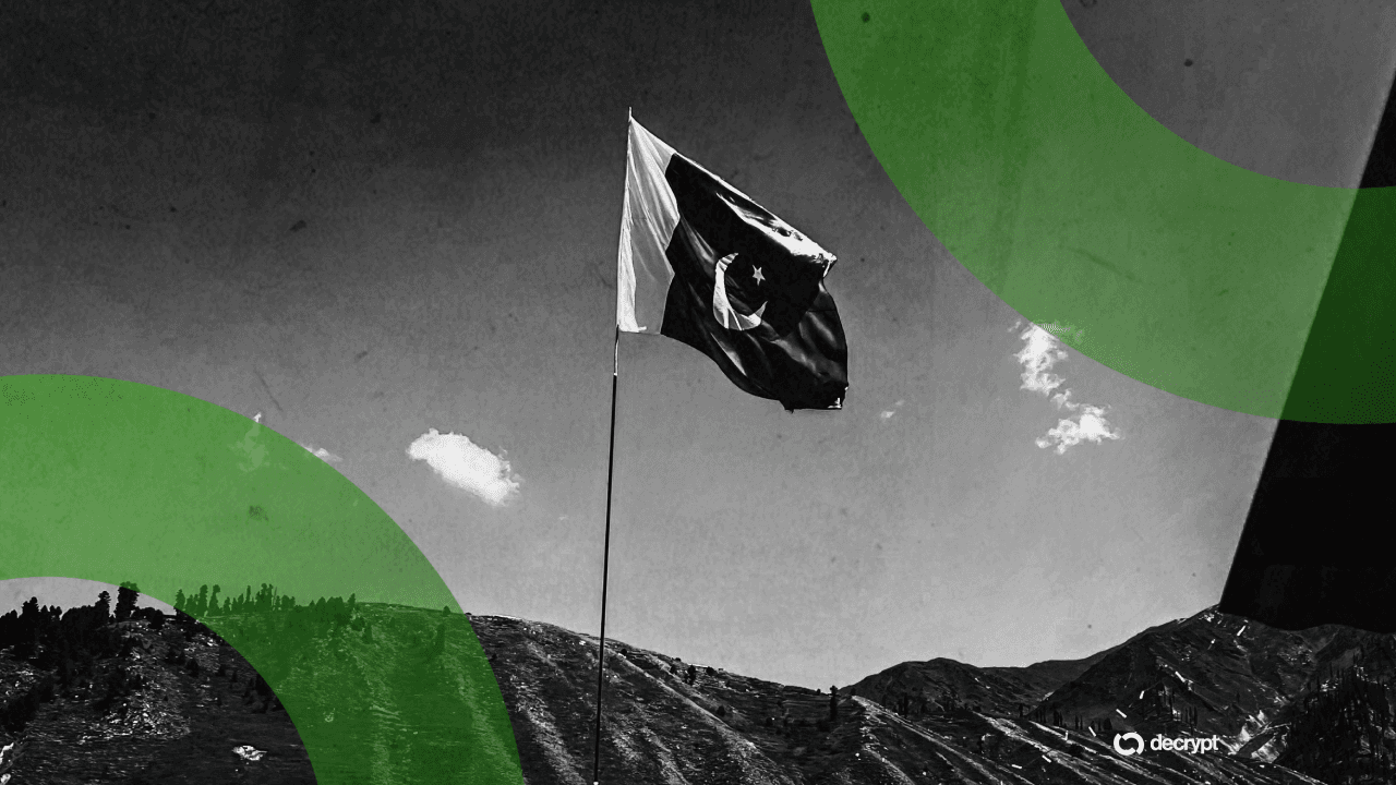 Pakistan Lifts 8-Year Crypto Banking Ban